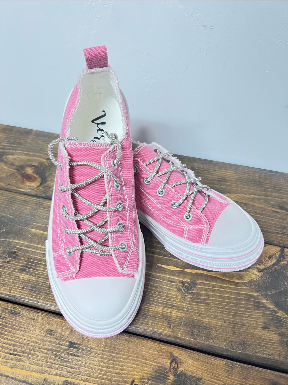 VERY G
Women's Very G Aman Sparkle Shoes pink